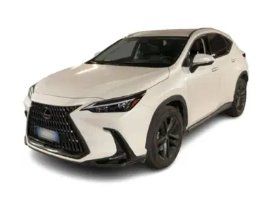 Lexus NX Plug-in 4WD Premium del 2024 usata a Como