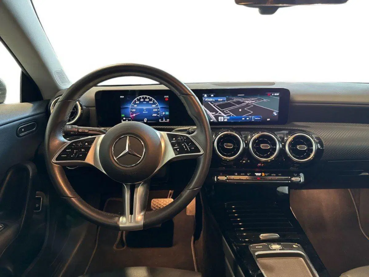 Mercedes-Benz CLA Shooting Brake usata a Ancona (11)