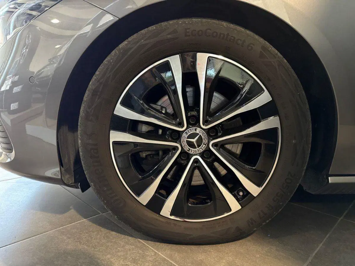 Mercedes-Benz CLA Shooting Brake usata a Ancona (8)
