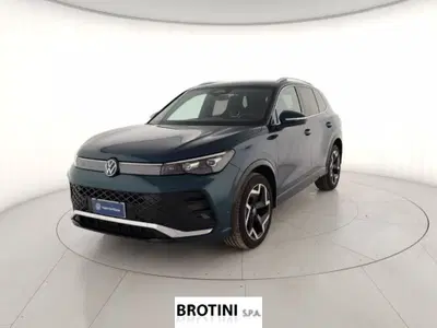 Volkswagen Tiguan Allspace 2.0 TDI SCR DSG 4MOTION R-Line del 2025 usata a Massa