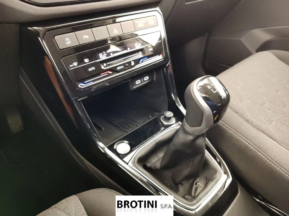 Volkswagen T-Cross usata a Massa-Carrara (10)