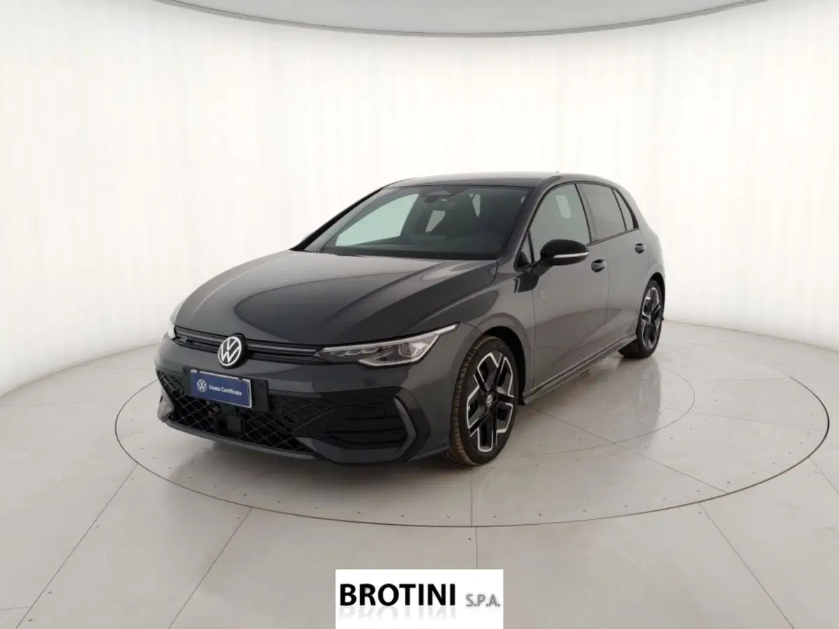Volkswagen Golf nuova a Massa-Carrara