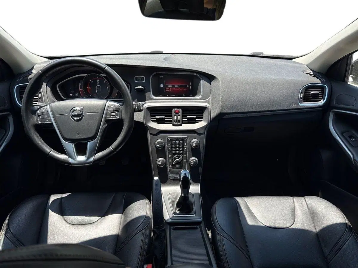 Volvo V40 Cross Country usata a Palermo (16)