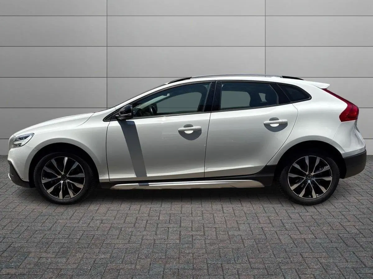 Volvo V40 Cross Country usata a Palermo (2)