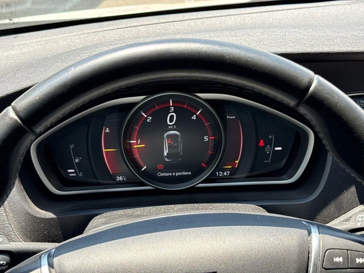 Volvo V40 Cross Country usata a Palermo (8)