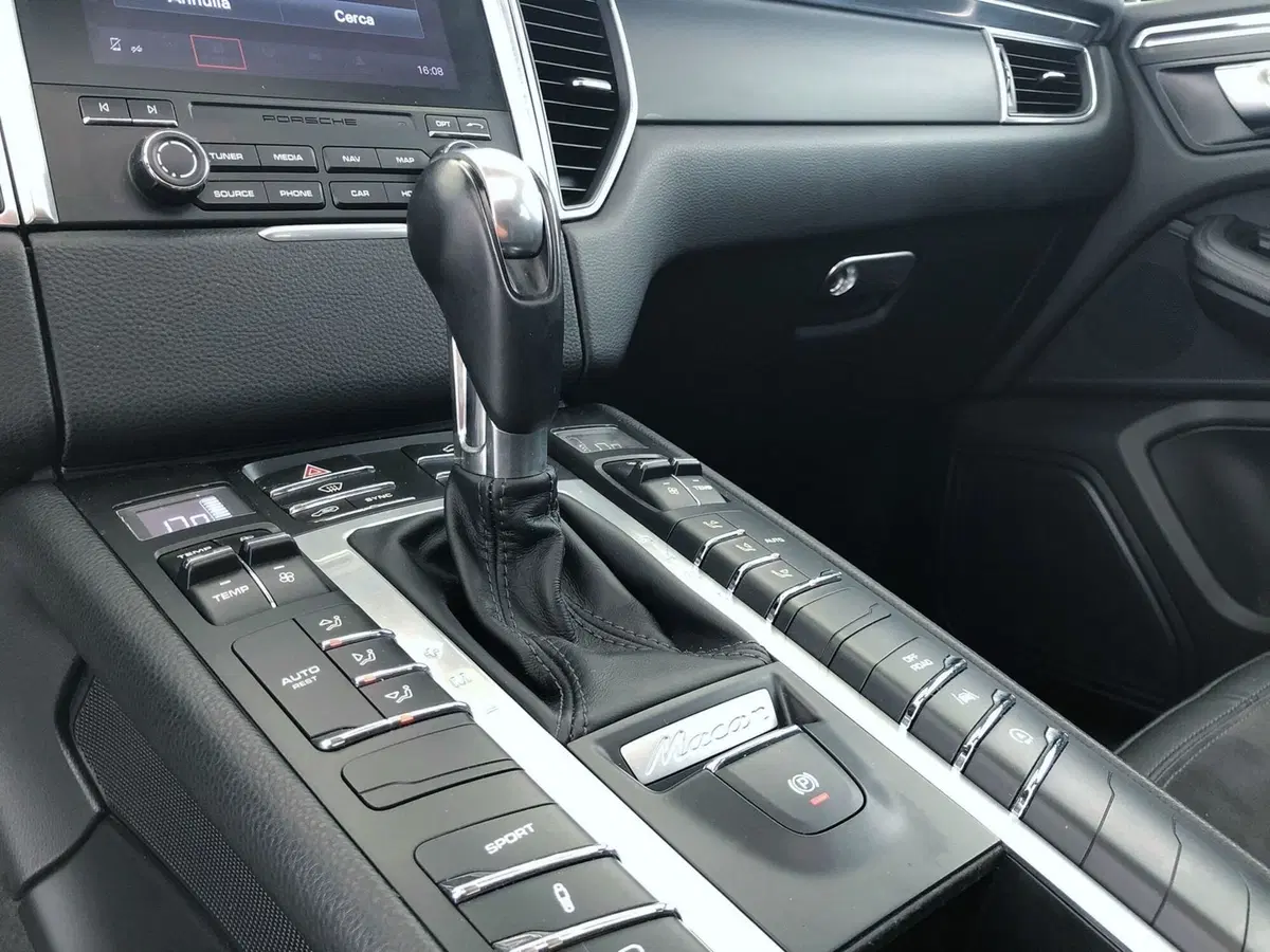 Porsche Macan usata a Perugia (16)