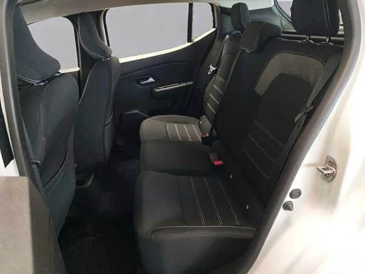 Dacia Sandero Streetway usata a Milano (13)