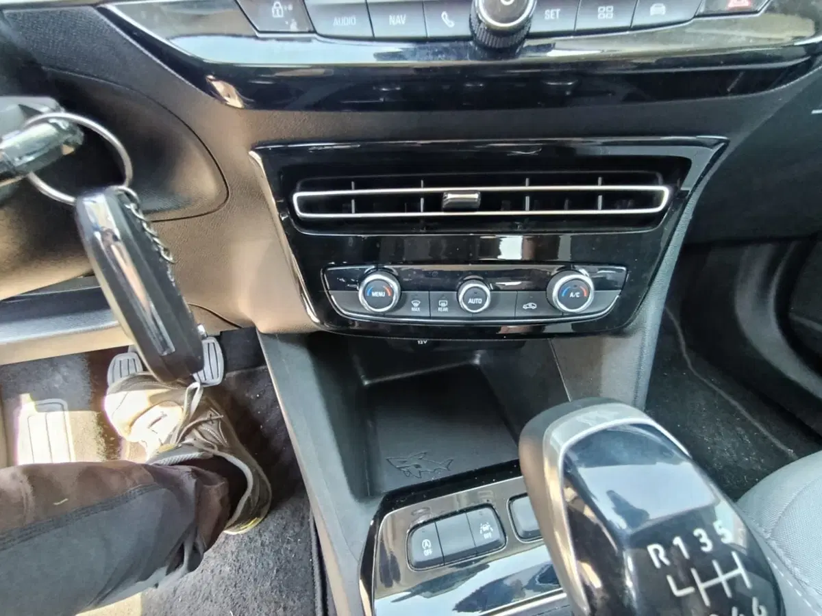 Opel Mokka usata a Massa-Carrara (15)