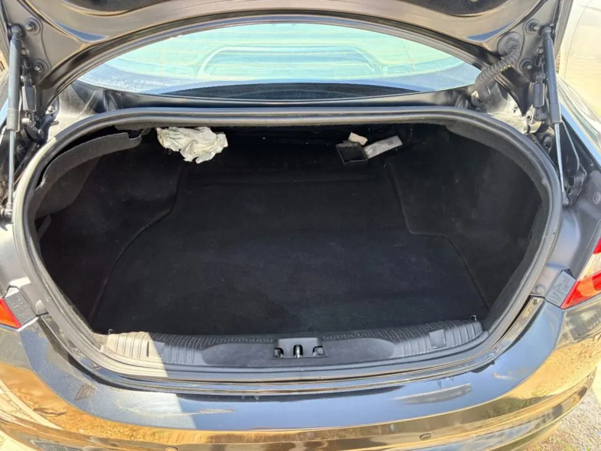 Jaguar XF usata a Foggia (14)