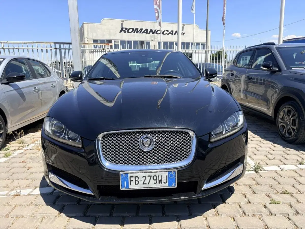 Jaguar XF usata a Foggia (2)