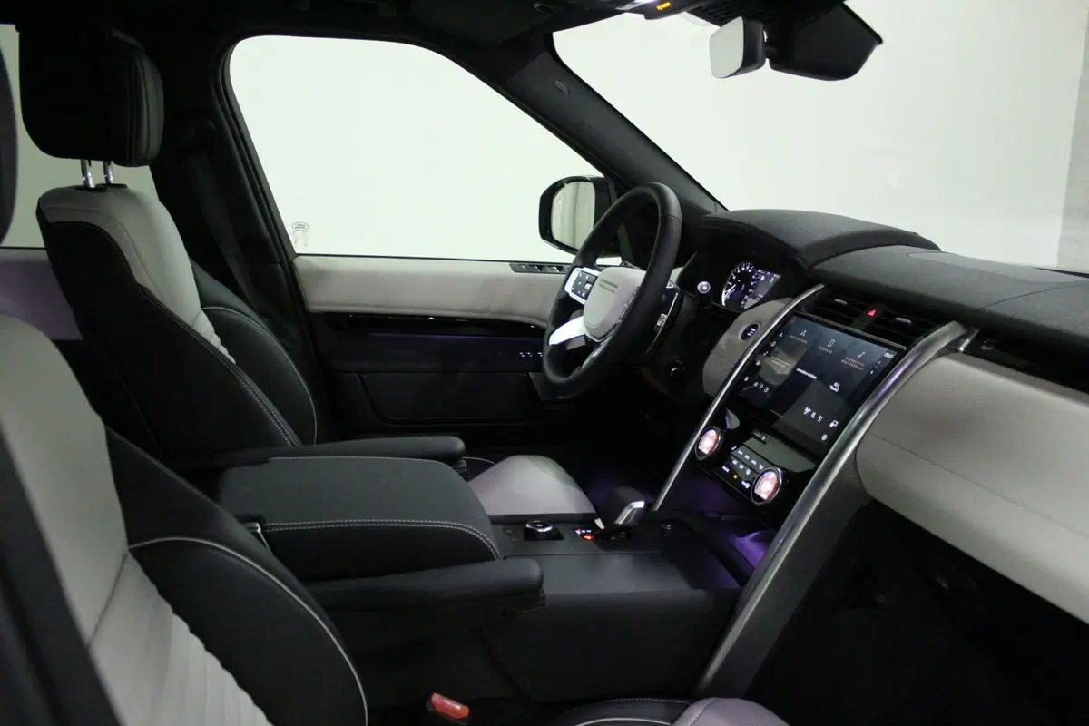 Land Rover Discovery nuova a Brescia (3)