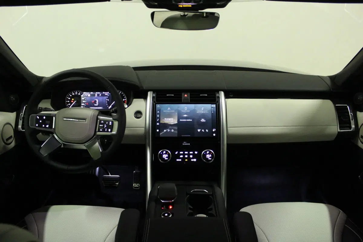 Land Rover Discovery nuova a Brescia (4)