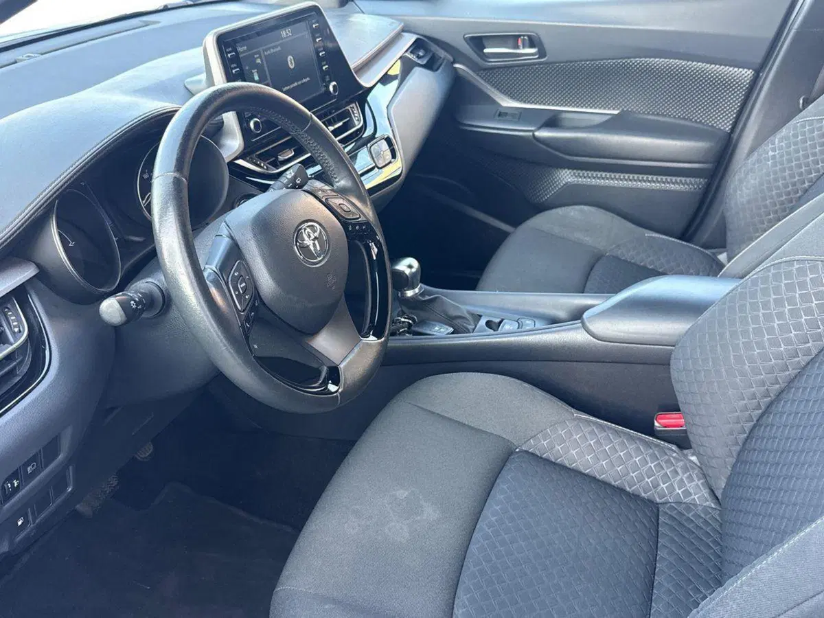 Toyota Toyota C-HR usata a Reggio Calabria (7)