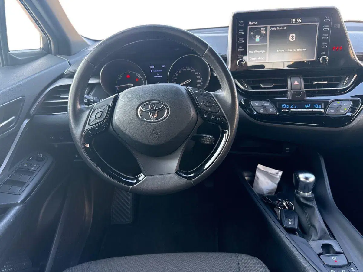 Toyota Toyota C-HR usata a Reggio Calabria (8)