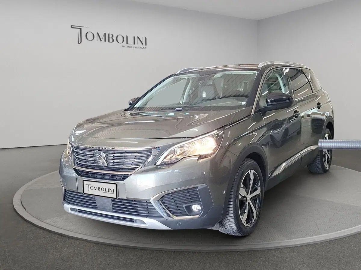 Peugeot 5008 usata a Macerata