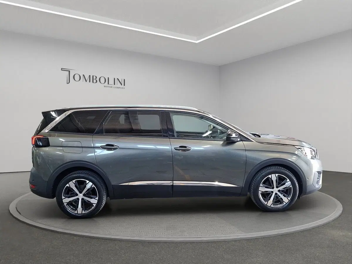 Peugeot 5008 usata a Macerata (4)