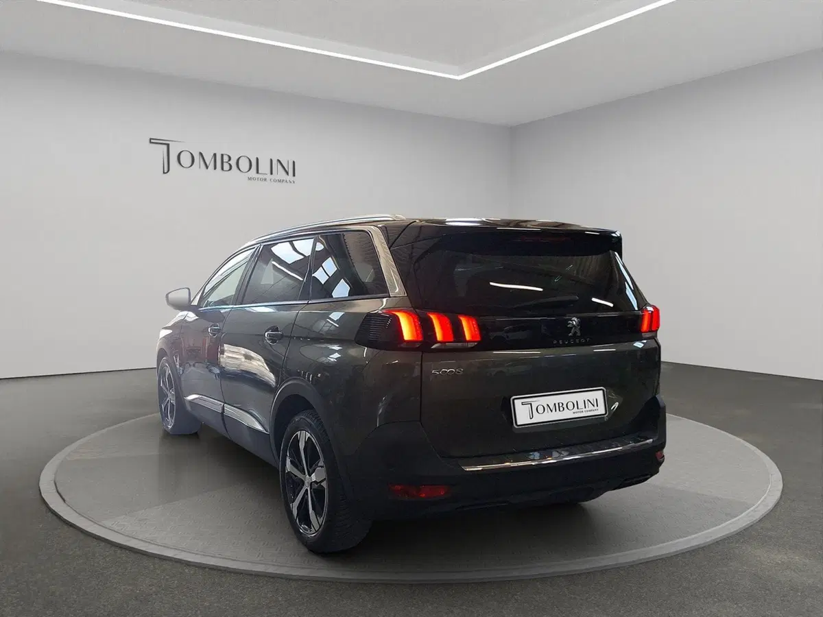 Peugeot 5008 usata a Macerata (5)