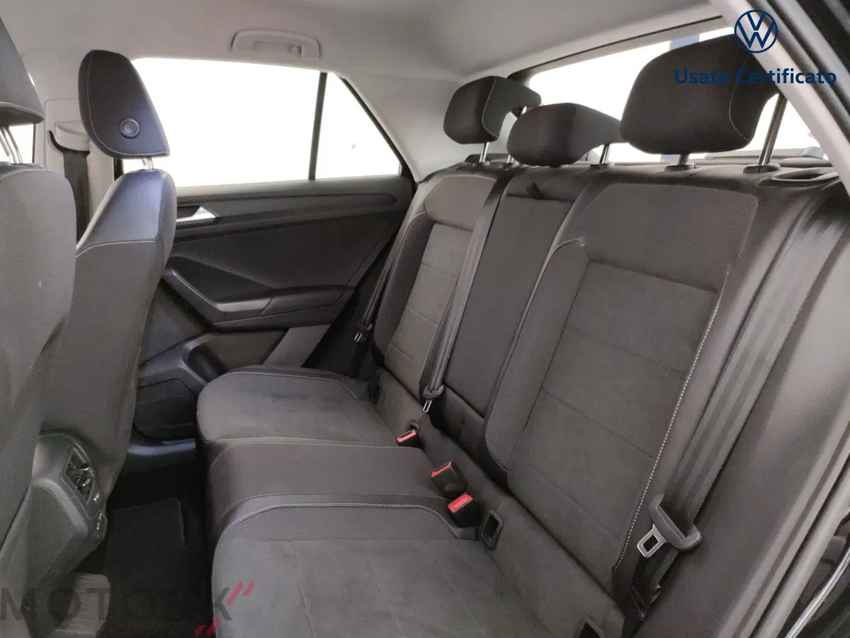 Volkswagen T-Roc usata a Varese (9)