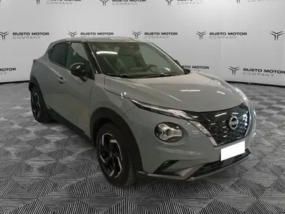 Nissan Juke 1.6 hev N-Connecta del 2023 usata a Varese