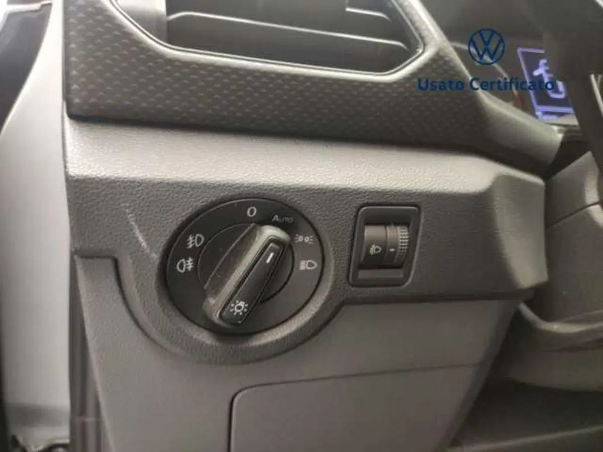 Volkswagen T-Cross usata a Avellino (16)