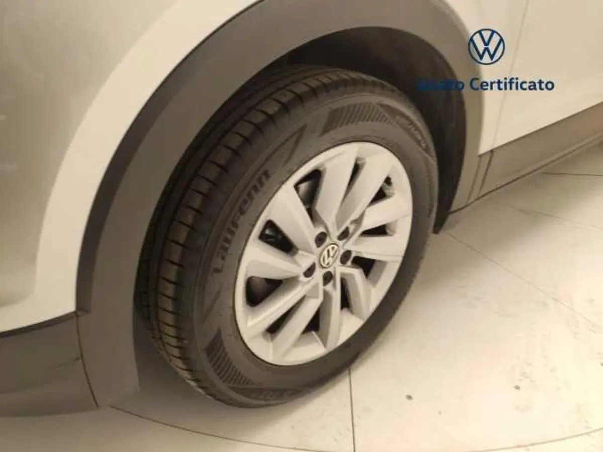 Volkswagen T-Cross usata a Avellino (8)