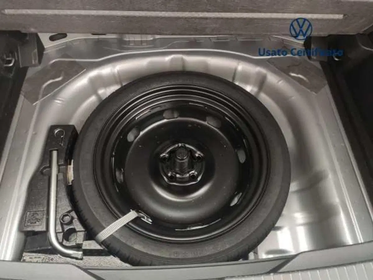 Volkswagen T-Roc usata a Avellino (11)