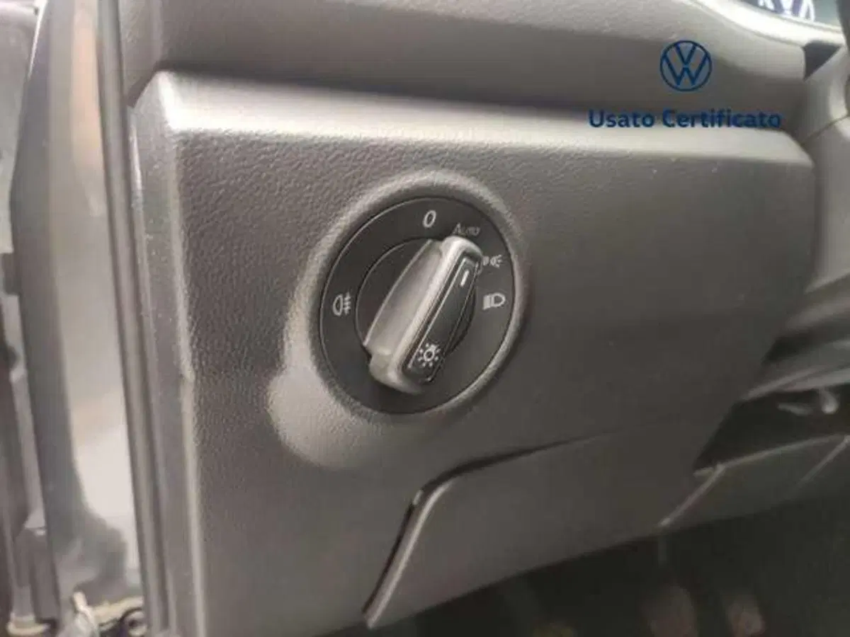 Volkswagen T-Roc usata a Avellino (14)