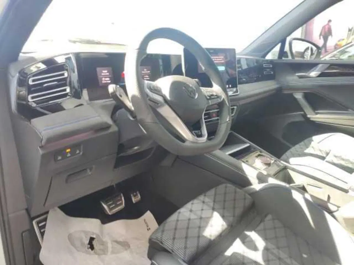 Volkswagen Tiguan nuova a Avellino (16)