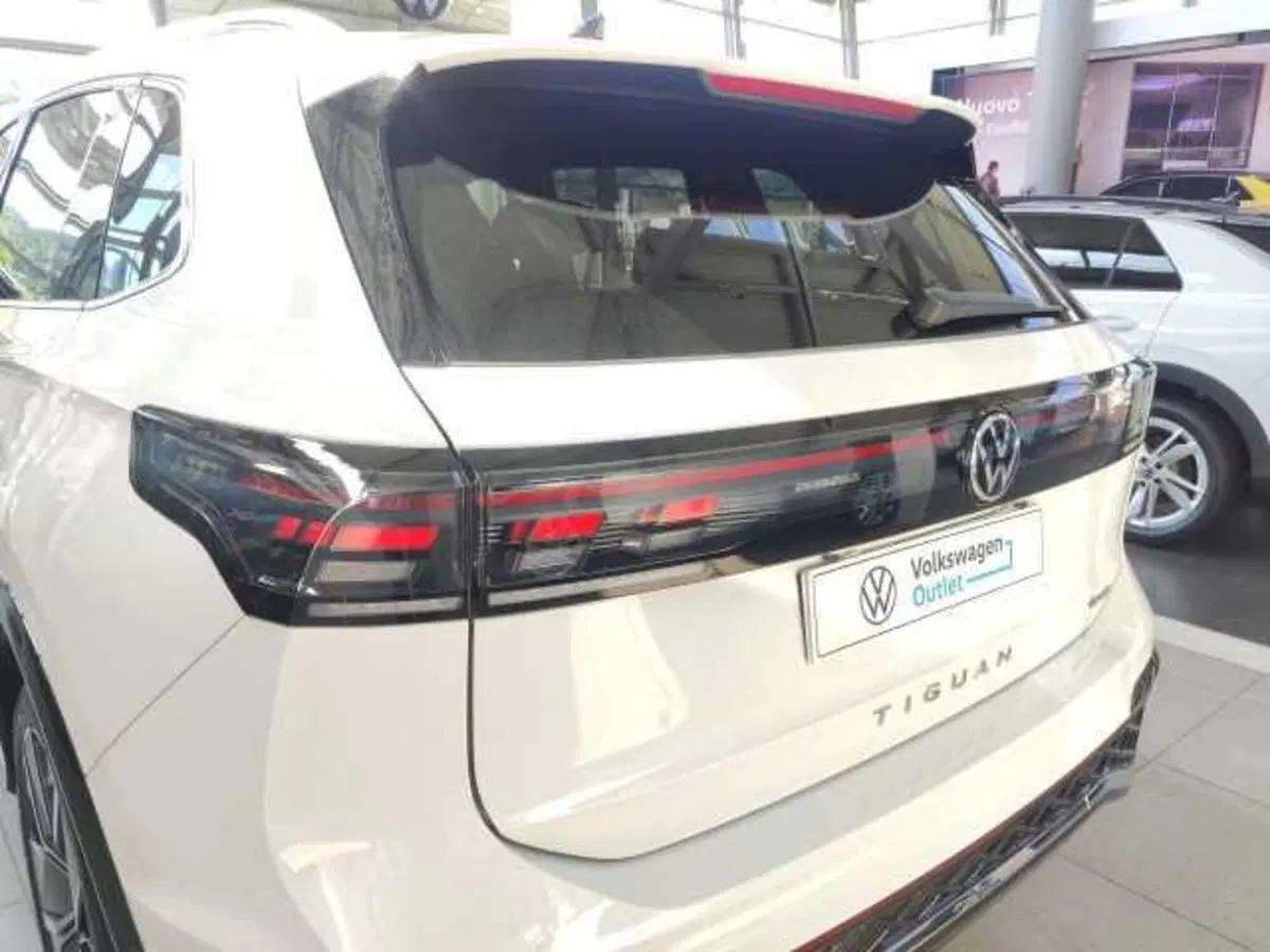Volkswagen Tiguan nuova a Avellino (6)
