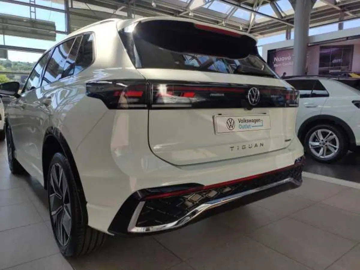 Volkswagen Tiguan nuova a Avellino (7)