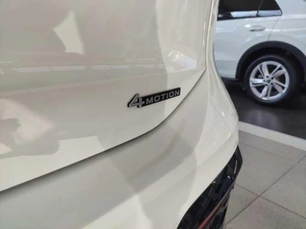Volkswagen Tiguan nuova a Avellino (8)