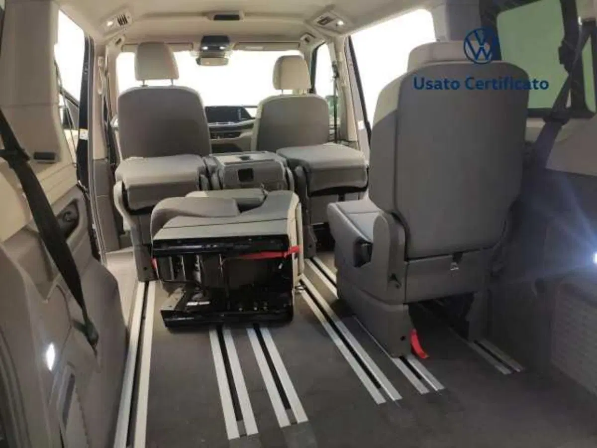 Volkswagen Multivan usata a Avellino (16)