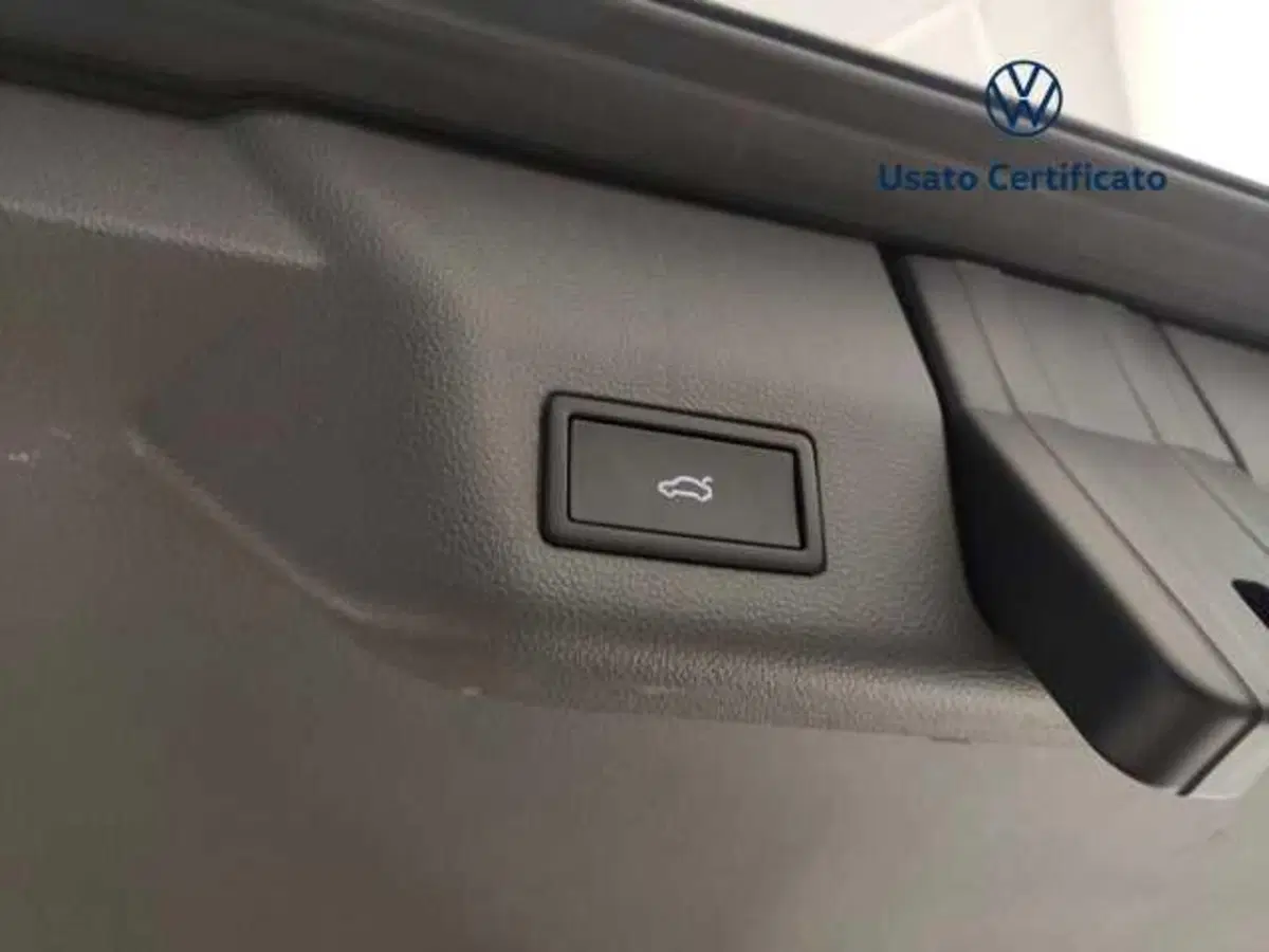 Volkswagen Multivan usata a Avellino (18)