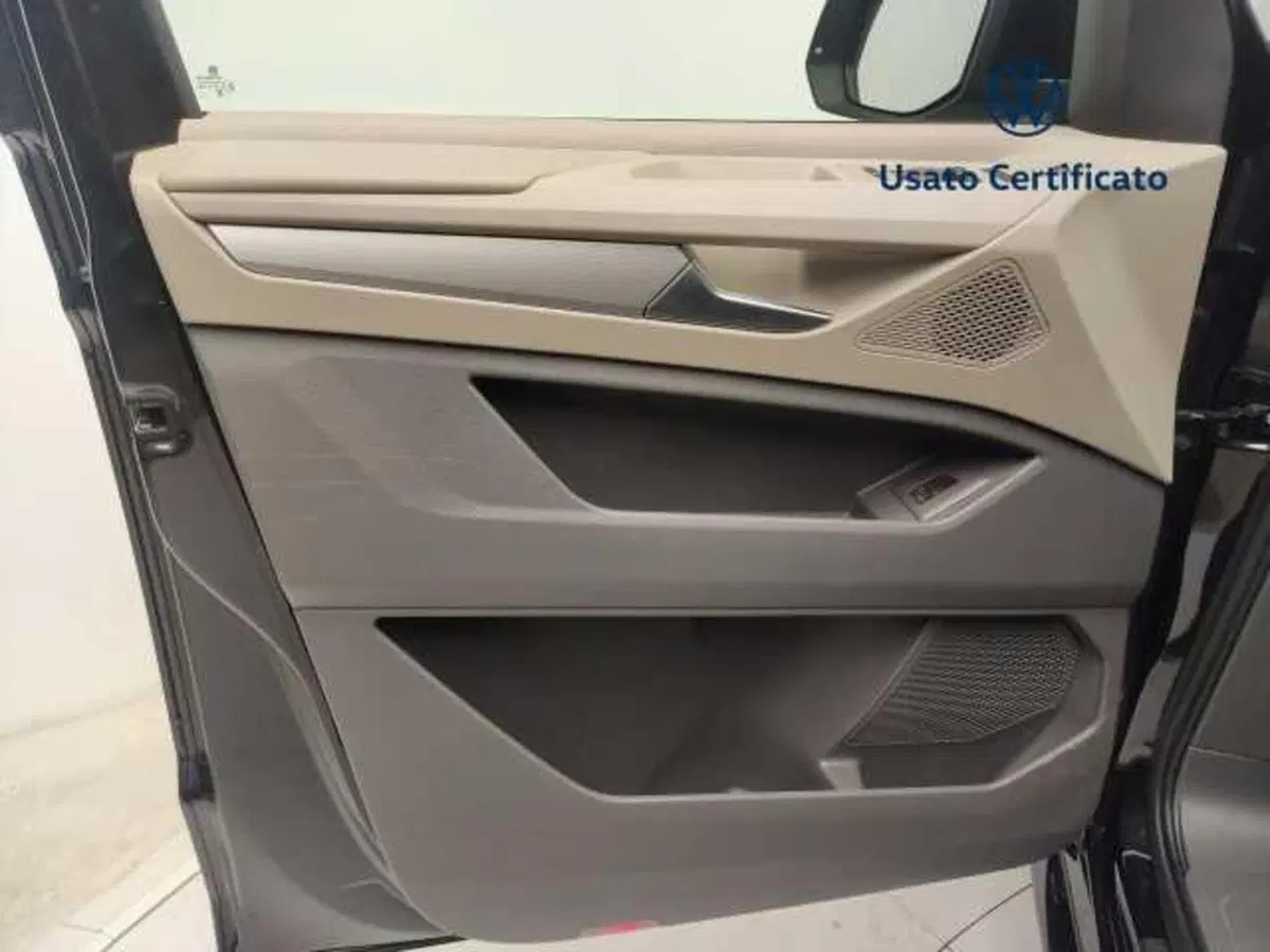Volkswagen Multivan usata a Avellino (19)