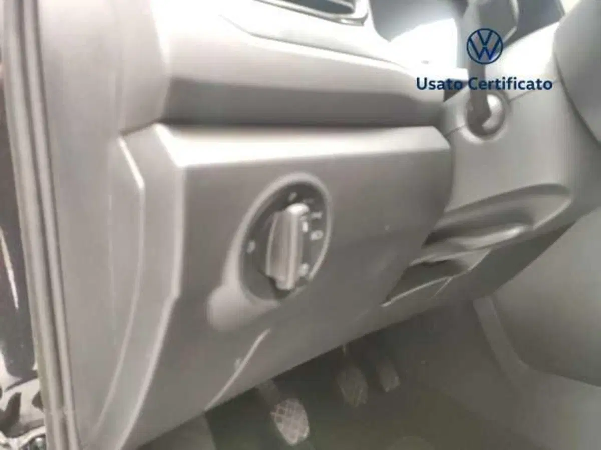 Volkswagen T-Roc usata a Avellino (17)