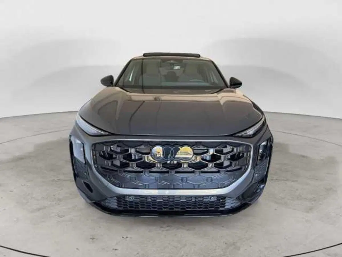Audi Q3 Sportback nuova a Avellino (2)