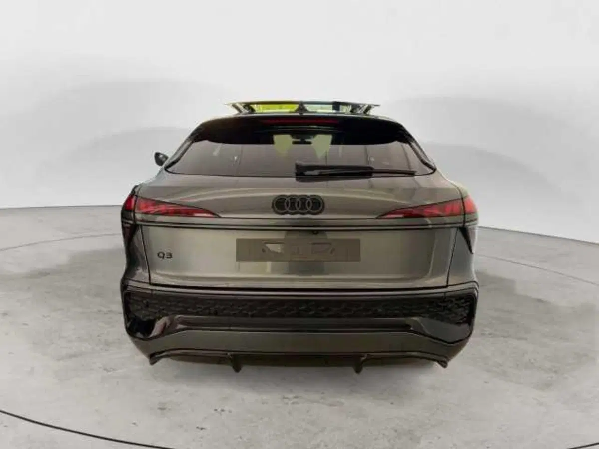 Audi Q3 Sportback nuova a Avellino (3)