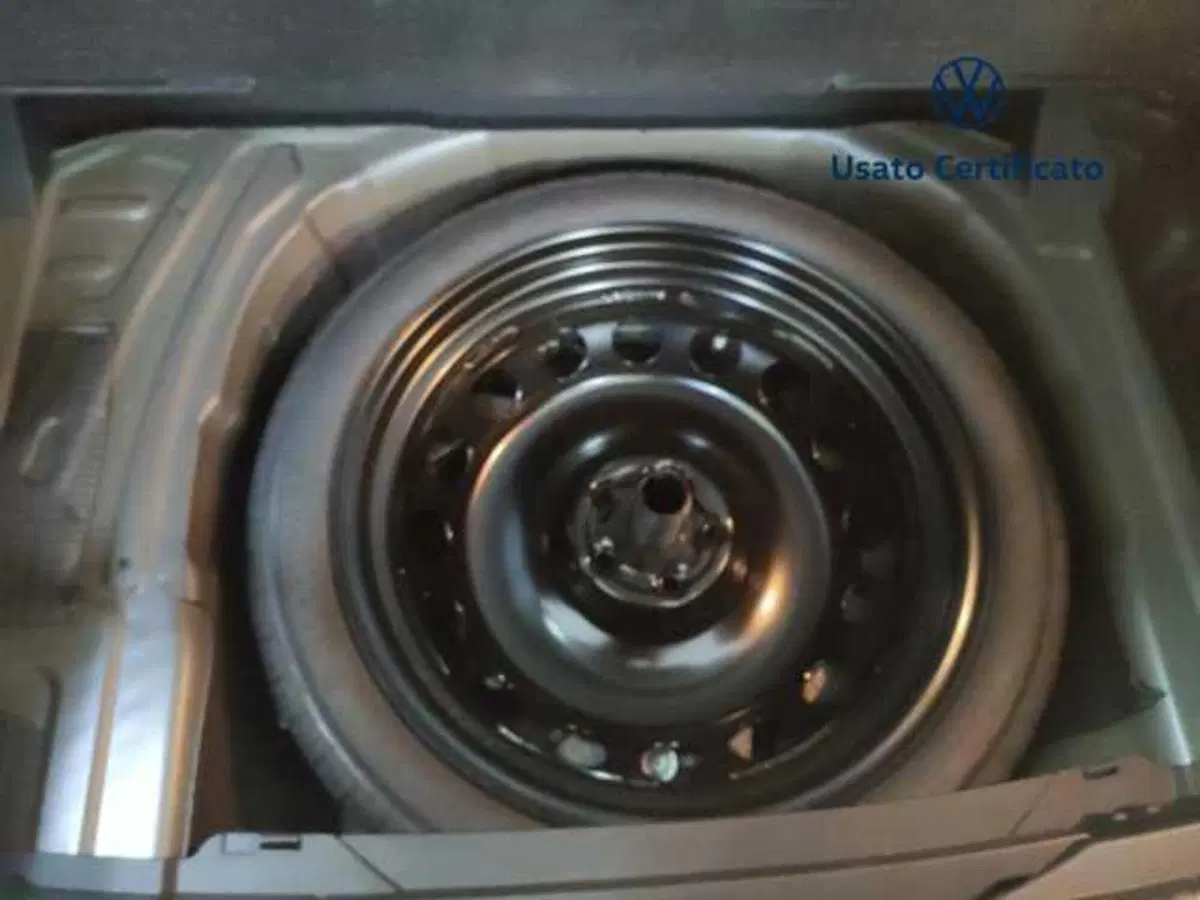 Volkswagen T-Cross nuova a Avellino (11)