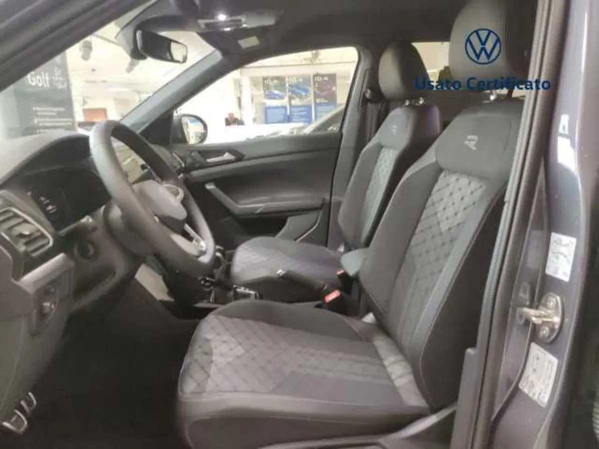 Volkswagen T-Cross nuova a Avellino (15)