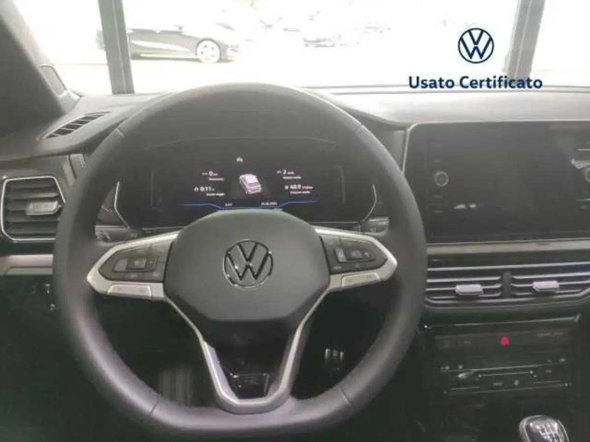 Volkswagen T-Cross nuova a Avellino (16)