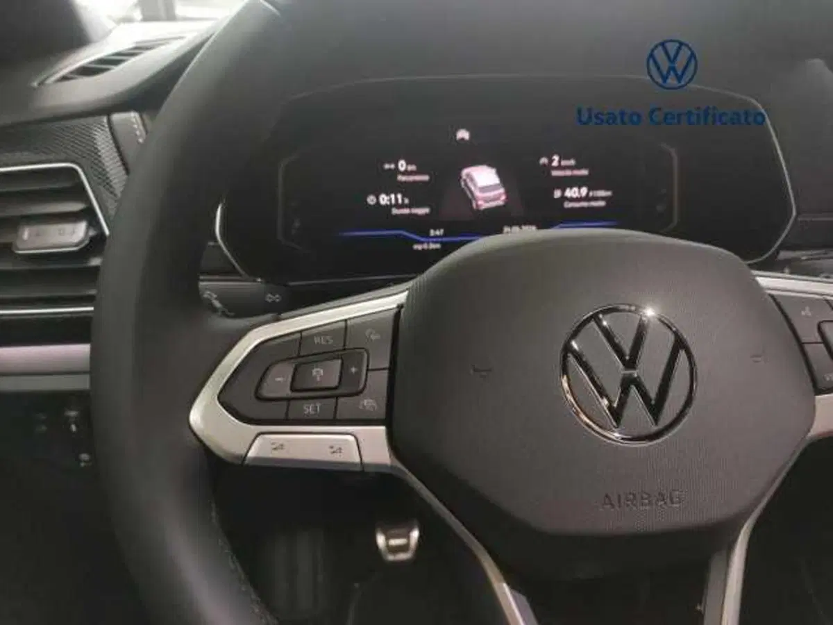 Volkswagen T-Cross nuova a Avellino (17)
