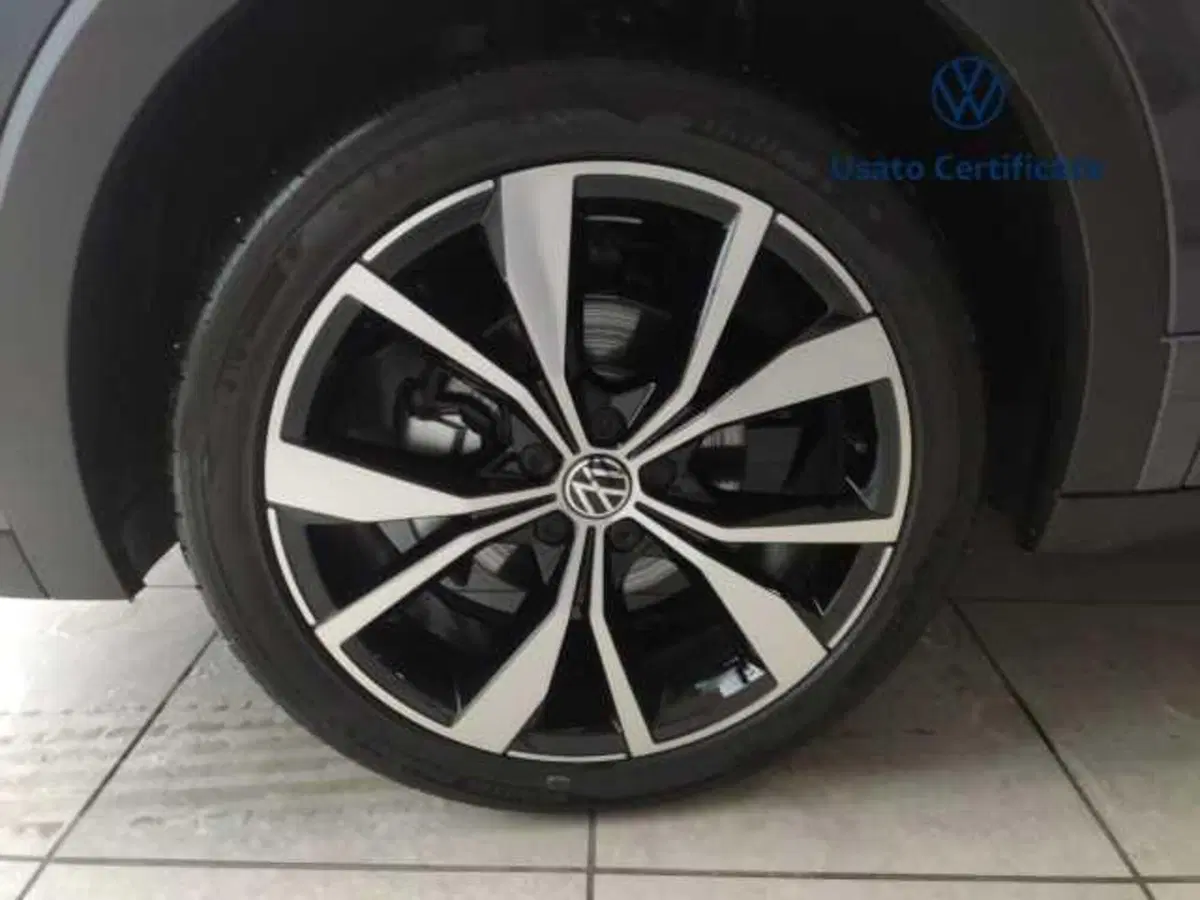 Volkswagen T-Cross nuova a Avellino (7)