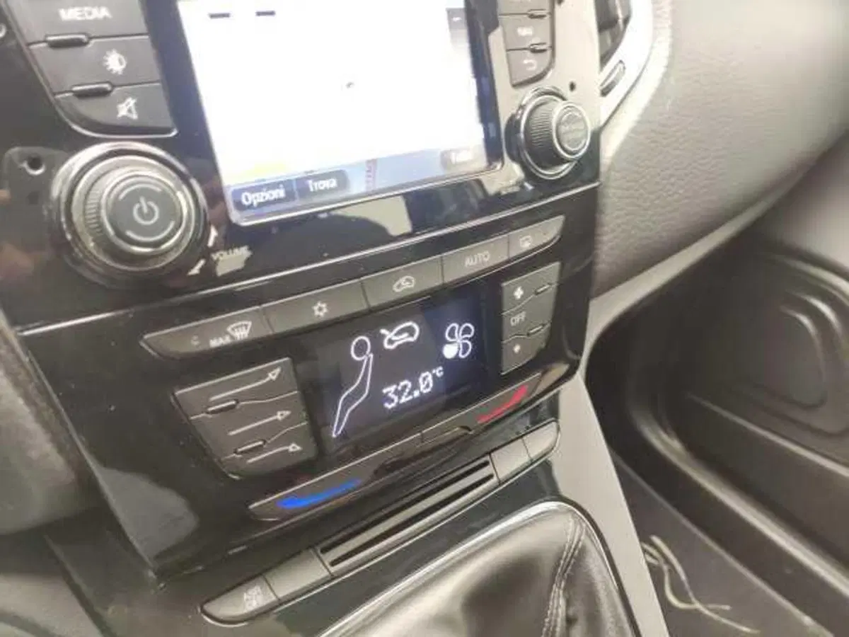 Lancia Ypsilon usata a Avellino (18)