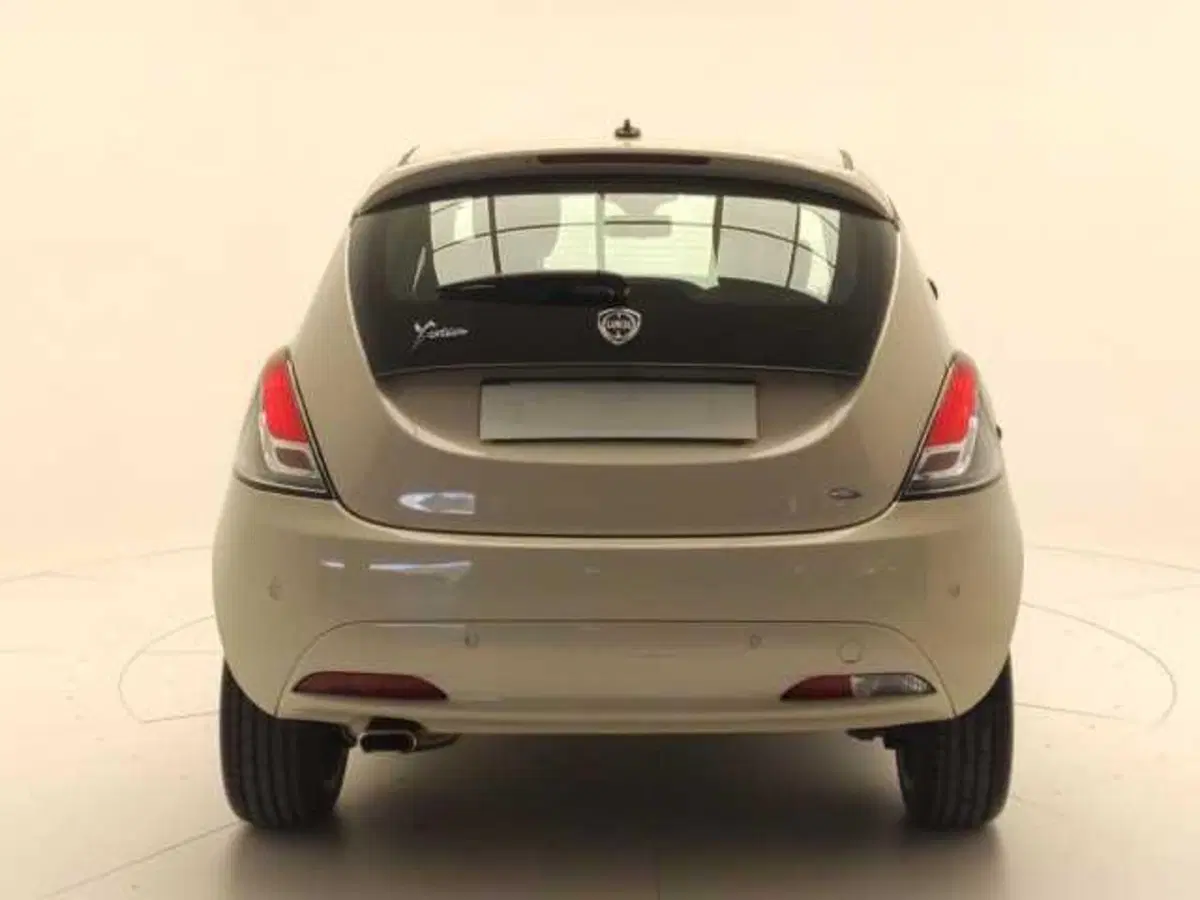 Lancia Ypsilon usata a Avellino (3)