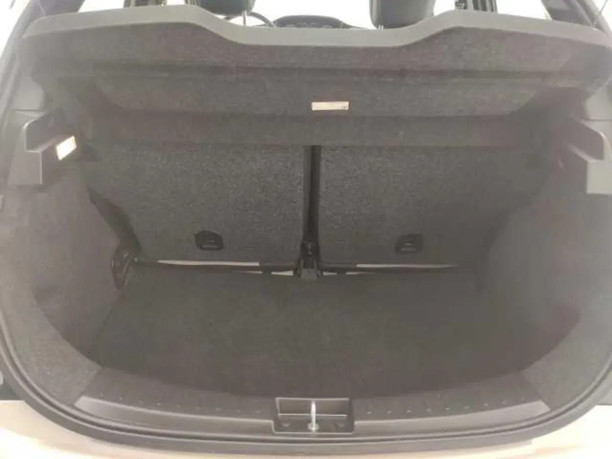 Lancia Ypsilon usata a Avellino (8)