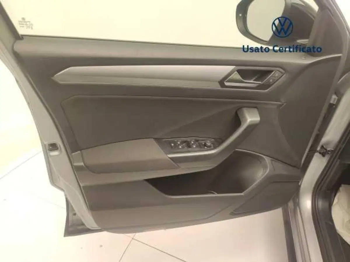 Volkswagen T-Roc usata a Avellino (16)