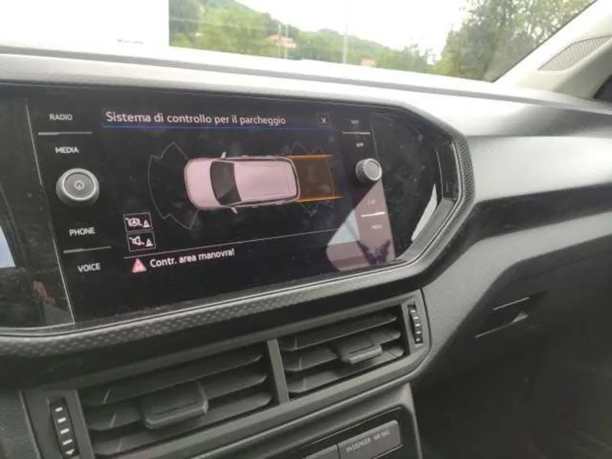 Volkswagen T-Cross usata a Avellino (12)