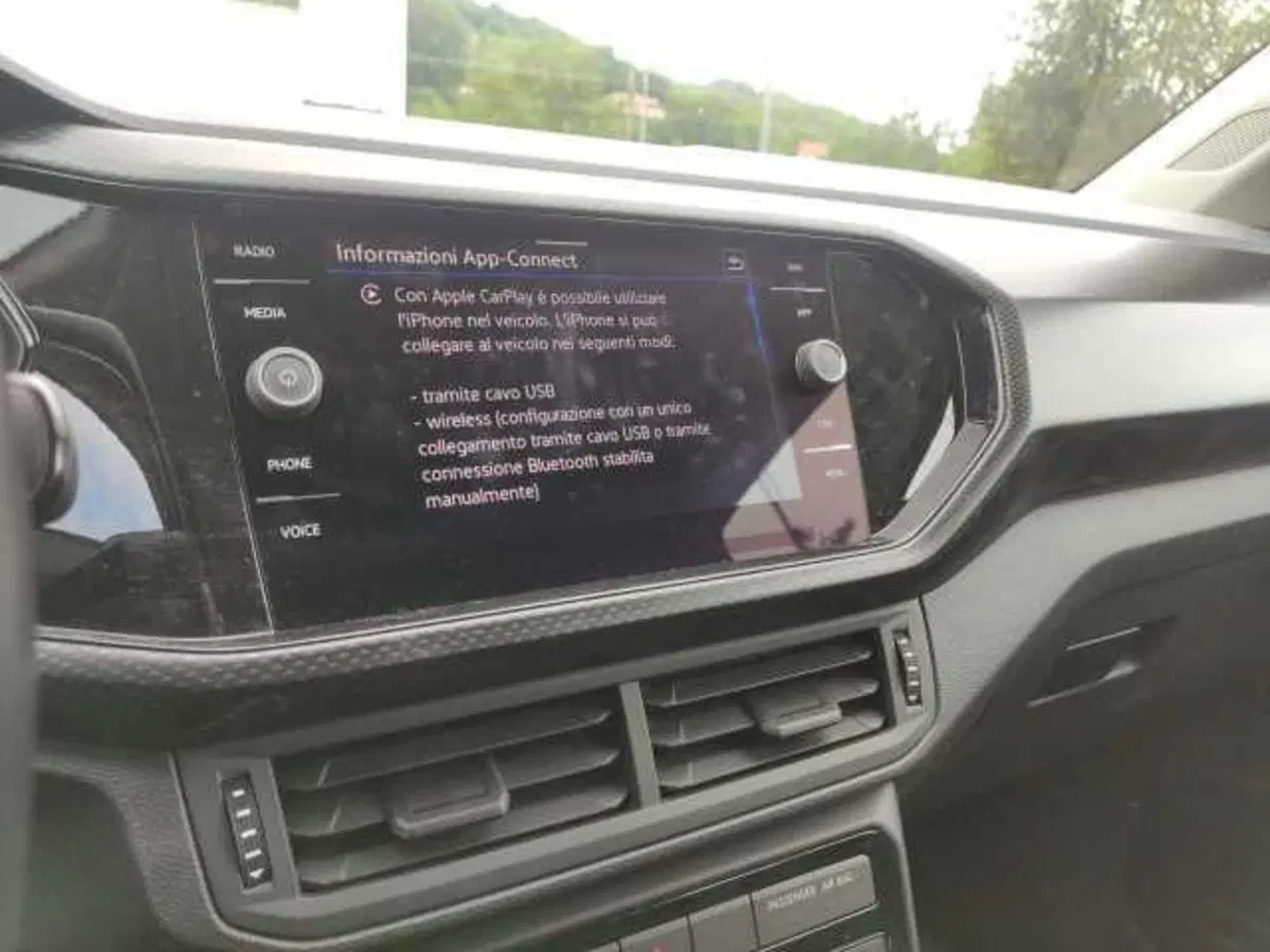 Volkswagen T-Cross usata a Avellino (13)