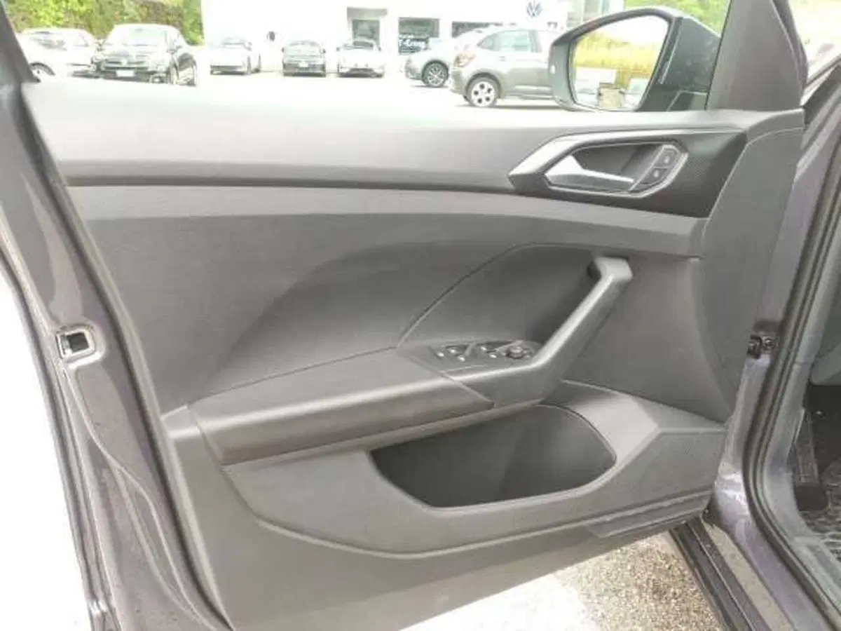 Volkswagen T-Cross usata a Avellino (6)