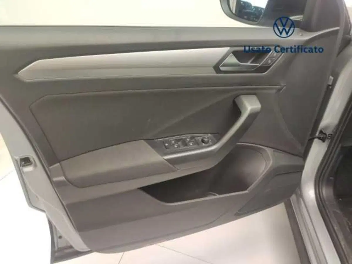 Volkswagen T-Roc usata a Avellino (13)